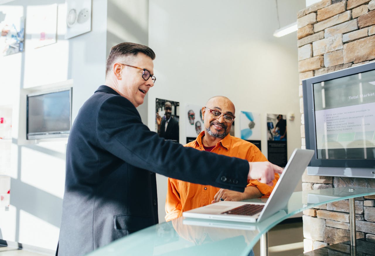 You are currently viewing Best Sales Tactics for Beginners: Essential Tips for Confident Selling in 2025