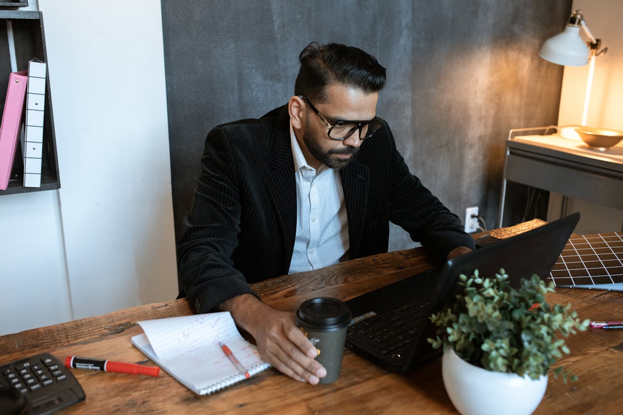 You are currently viewing Self-Discipline Courses for Professionals: Overcome Procrastination and Thrive in 2025